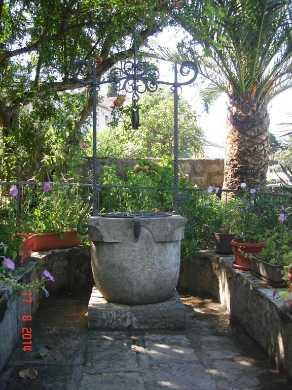 Apartment Radimiri Kotor Bilik gambar