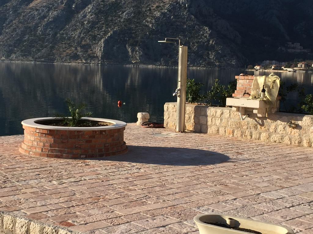 Apartment Radimiri Kotor Bilik gambar