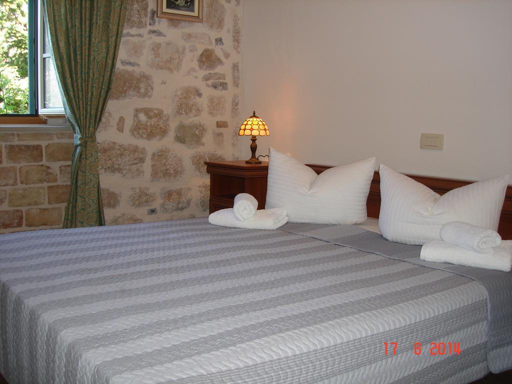 Apartment Radimiri Kotor Bilik gambar